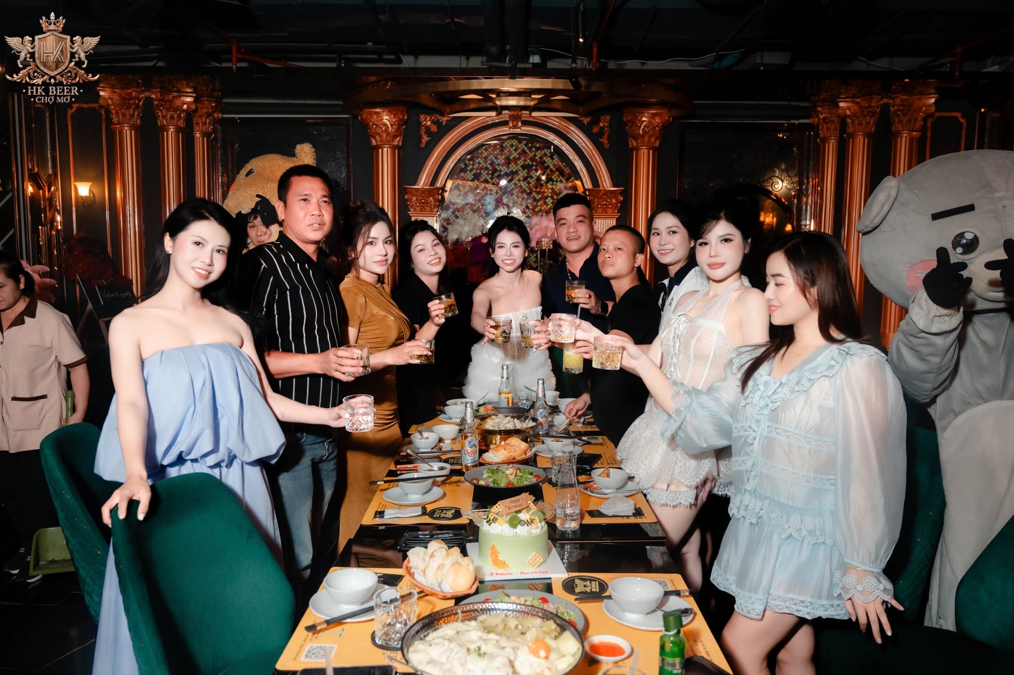 Bia Ngon Giá Hời – Mua 1 Tặng 1 chỉ có tại HK Beer Chợ Mơ